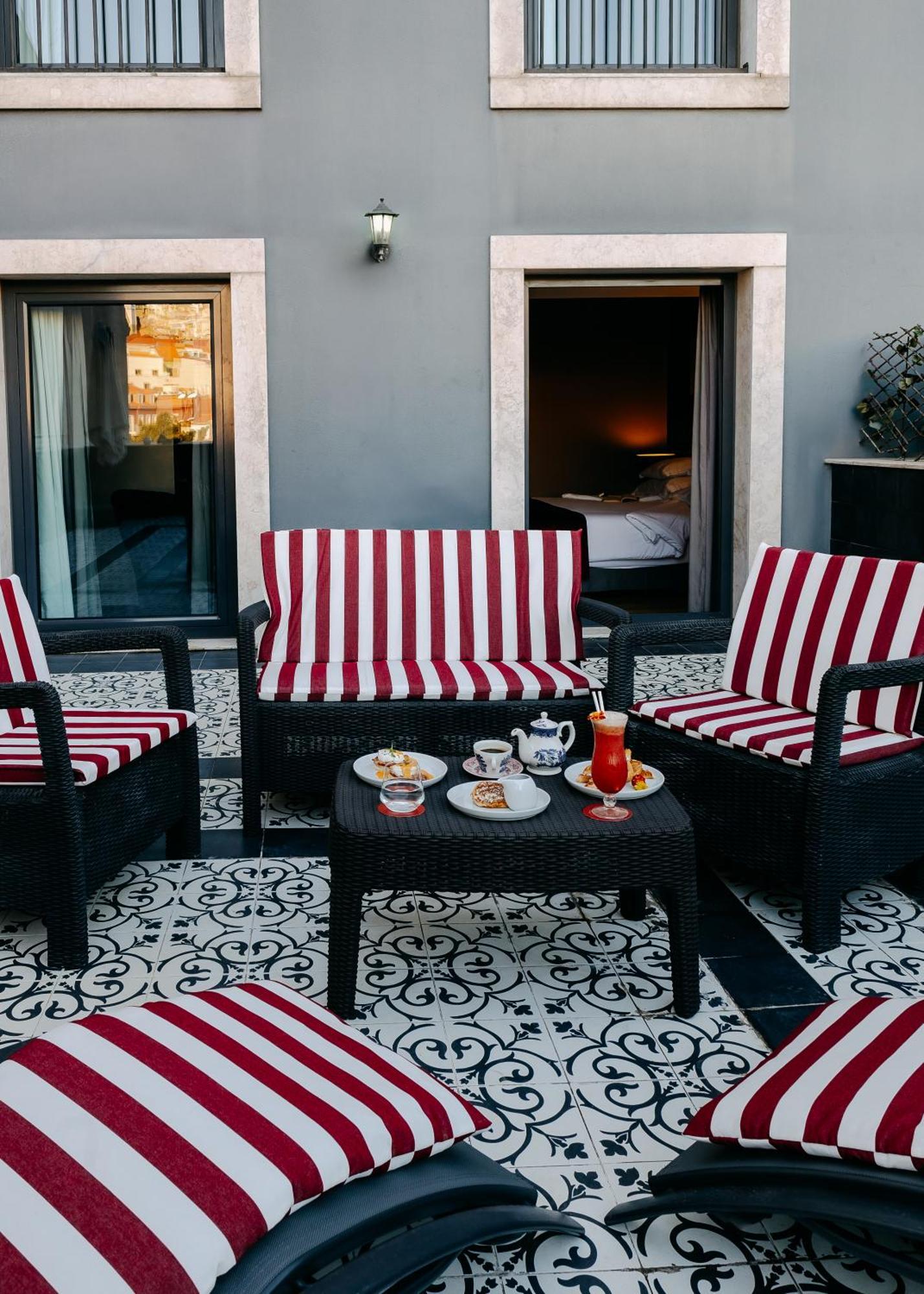 138 Liberdade Hotel Lisboa Ngoại thất bức ảnh A typical patio at the hotel